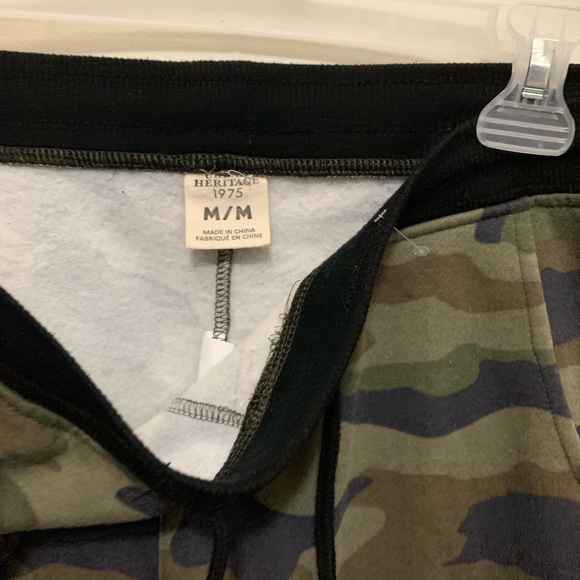 Urban Heritage Camo Drawstring Joggers - Picture 6 of 8